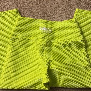 Booty by brabants limao color cropped leggings!